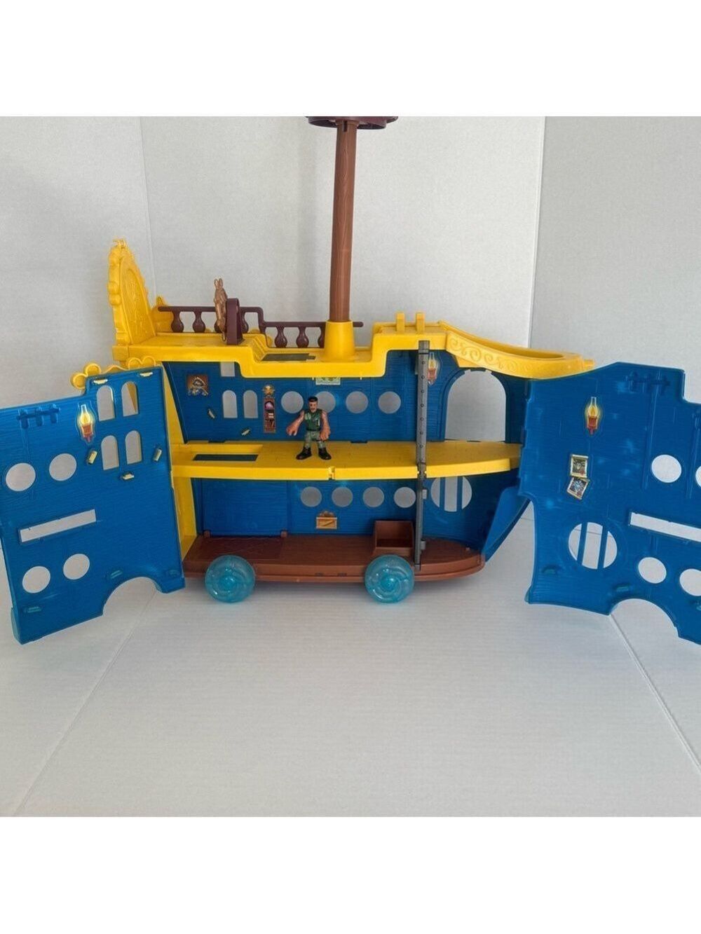 Fisher-Price Disney Jake and the Never Land Pirates Mighty Colossus Ship Boat - Picture 8 of 17